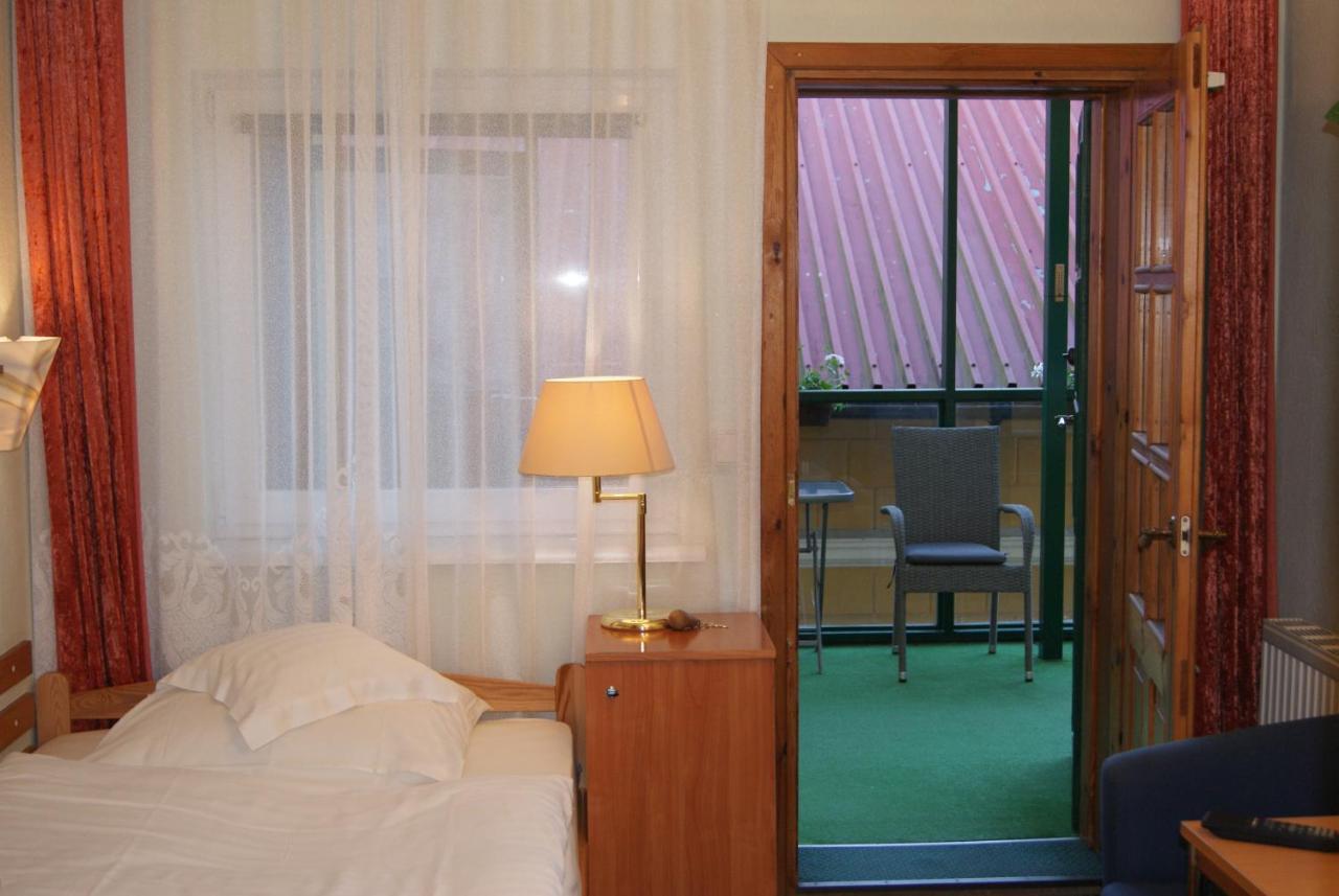Hotel Alga Устка Экстерьер фото